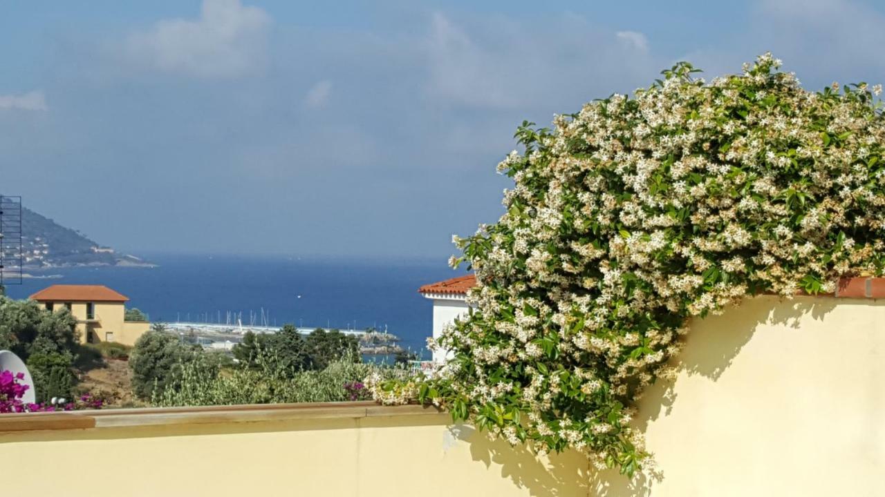 Villa Jone Diano Marina Bagian luar foto