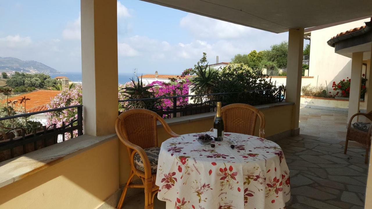 Villa Jone Diano Marina Bagian luar foto
