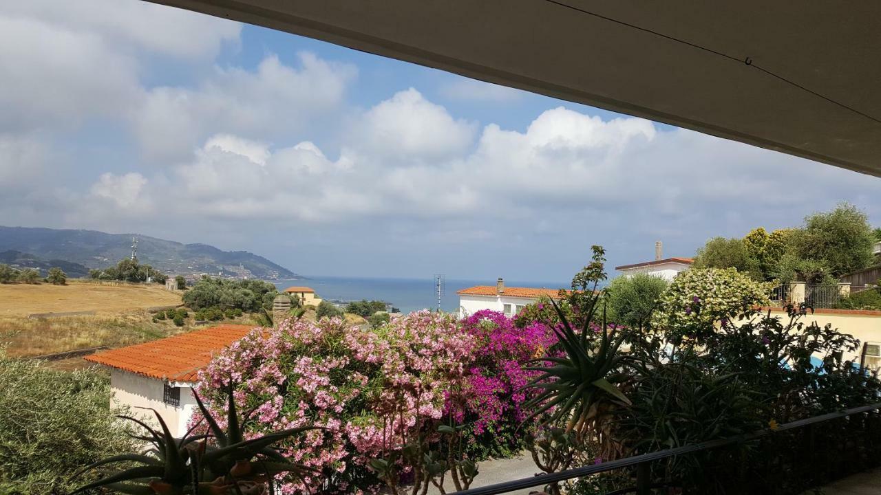 Villa Jone Diano Marina Bagian luar foto