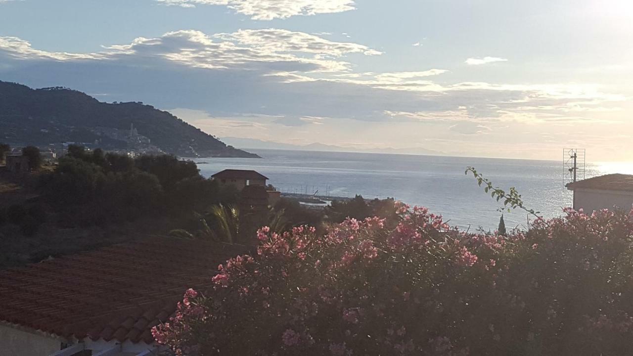 Villa Jone Diano Marina Bagian luar foto