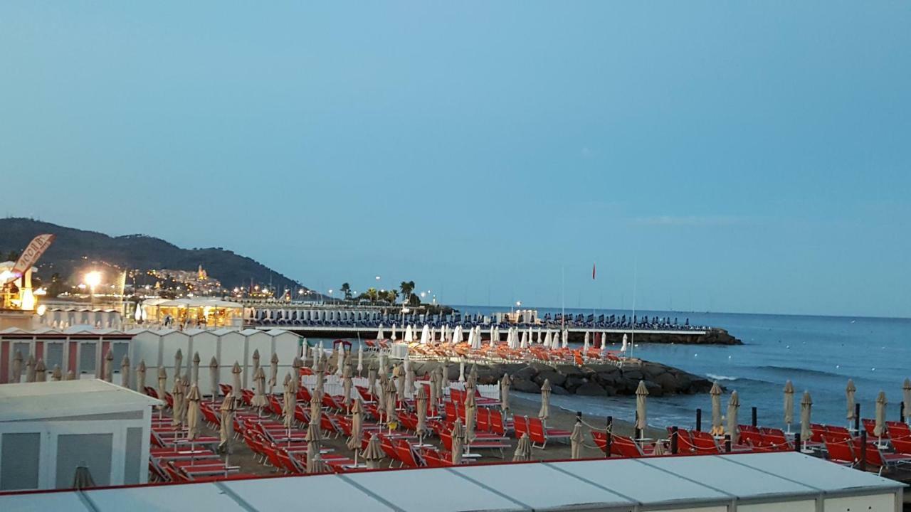 Villa Jone Diano Marina Bagian luar foto