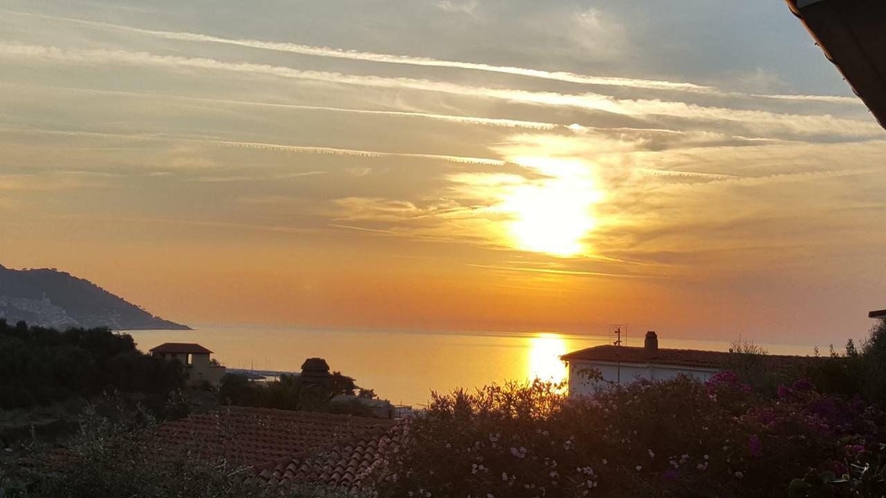 Villa Jone Diano Marina Bagian luar foto